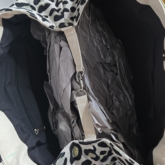 NWT A&B Tiguer Beat Tote - Picture 8 of 10